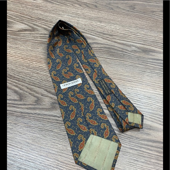 Giorgio Armani Grey/Blue Paisley Tie - Picture 3 of 5